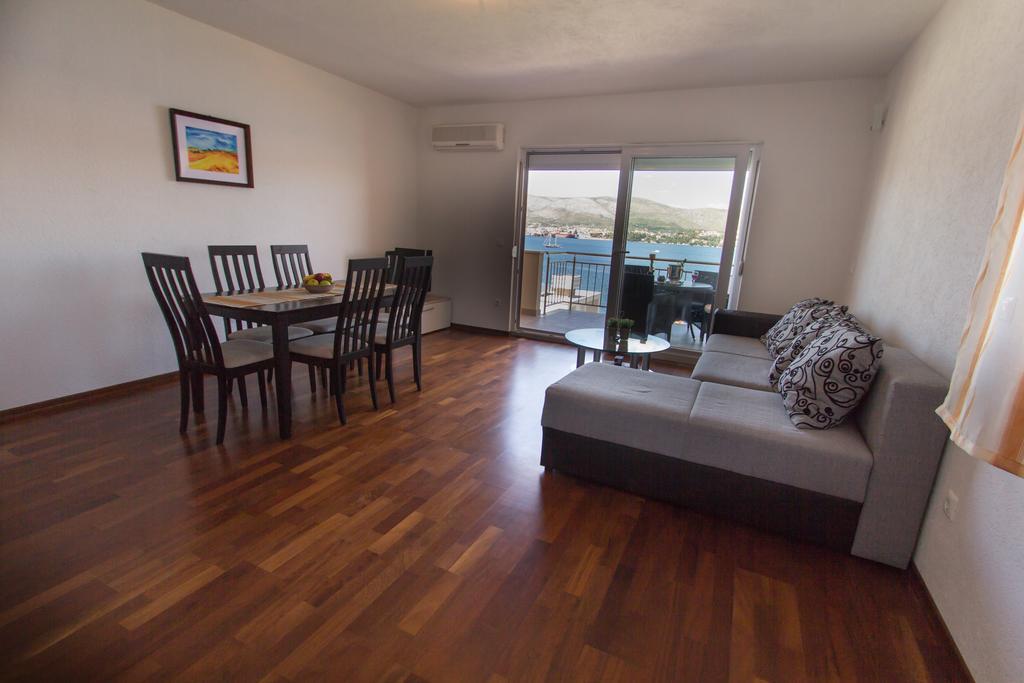 Apartments Kelic Trogir Room photo