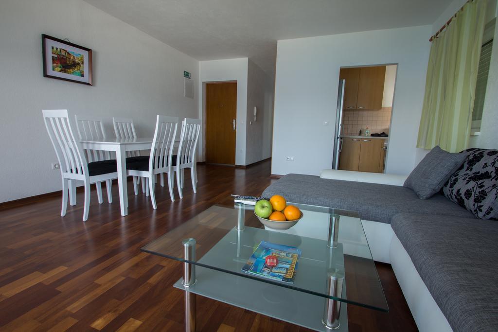 Apartments Kelic Trogir Room photo